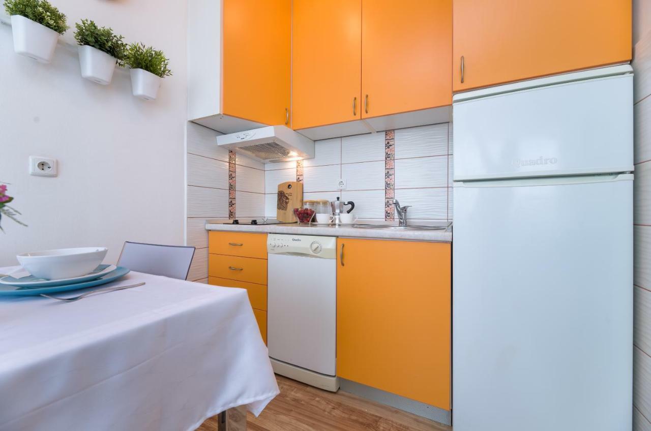 Apartment Kristina, Comfortable And Close To The Center Split Exterior foto