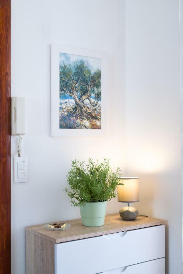 Apartment Kristina, Comfortable And Close To The Center Split Exterior foto